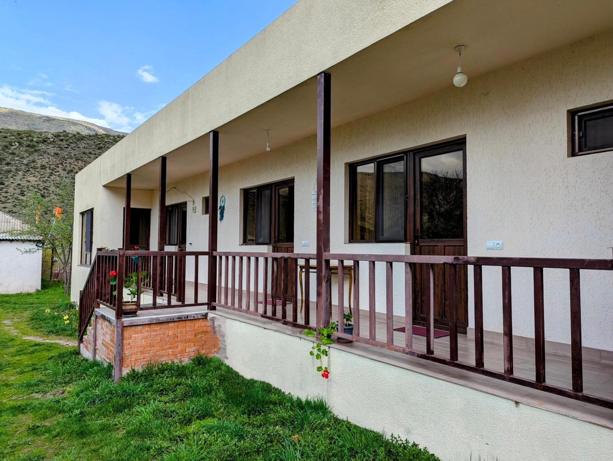 Отель Bee House Pia Экстерьер фото